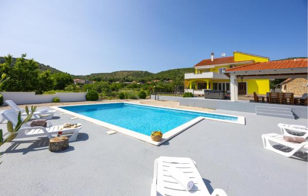 Nice Home In Primorski Dolac With Sauna, Забронировать Дом для отпуска Primorski Dolac Окрестности Сплита
