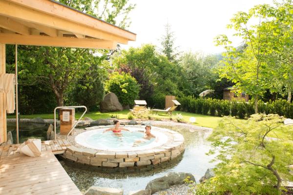 Hotel Weisses Rössl - Cavallino Bianco, Забронировать Отель Лайон Valle Isarco