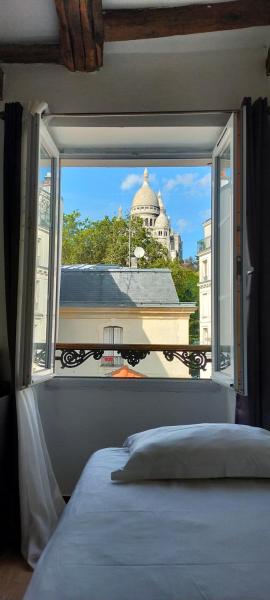 Le Village Montmartre by Hiphophostels