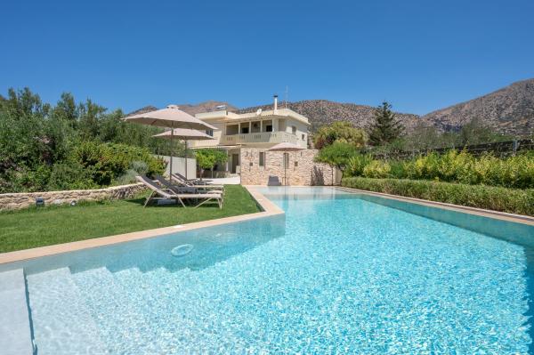 Villa Vigla Keratokampos, Забронировать  Отели Кератокампос с бассейном, Бассейн