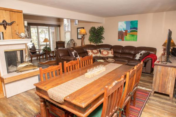 2427 Chamonix Lane 2 Bedroom
