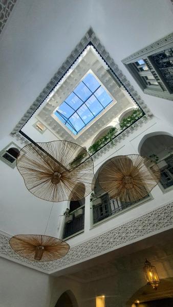 Riad M17 & Spa - Médina, Забронировать  Марракеш Марракеш-Тенсифт-Эль-Хауз
