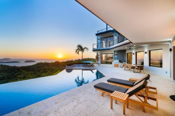 Villa Vista Pacifico - Serene Villa, Ocean View Pool, Rooftop Deck, 5 BR, Забронировать  Потреро Гуанакасте