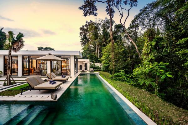 Villa Ciryandil by BaliSuperHost, Забронировать  Отели провинции Бали с парковкой, Парковка