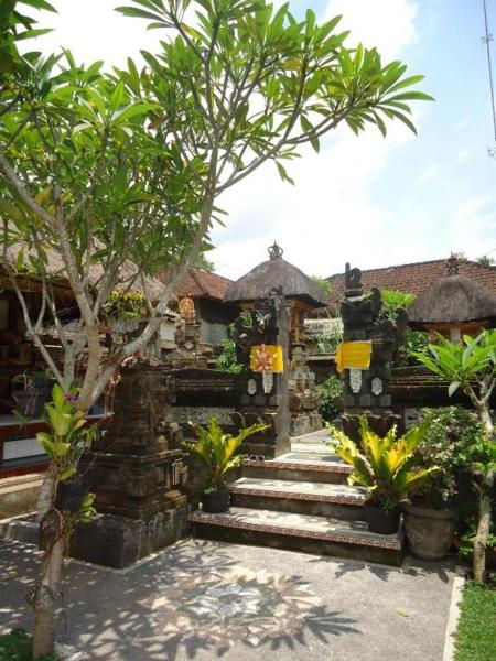 Ubud Tri Upasedana House 2, Забронировать  Отели провинции Бали с парковкой, Парковка