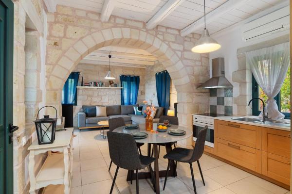 Villa Terpsichore St George Retreat BY APOKORONAS-VILLAS, Забронировать  Отели Апокоронас с парковкой, Парковка