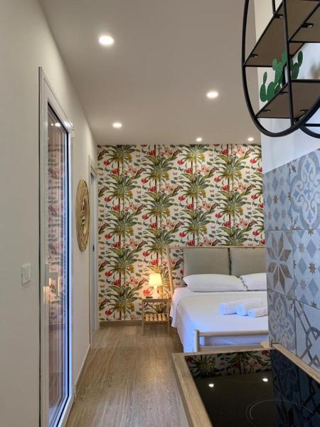 Donna Luisa-Catania Charming, Забронировать  Отели Катании с парковкой, рядом с Кафедральный собор Катании, Парковка