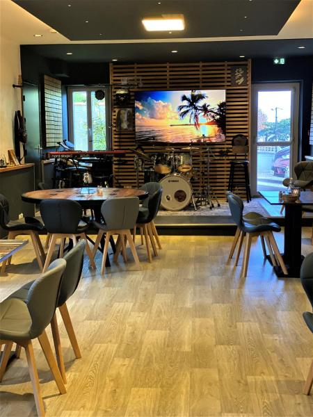 Le 120 - Groupe Logis Hotels - Ex Auberge la Terrasse