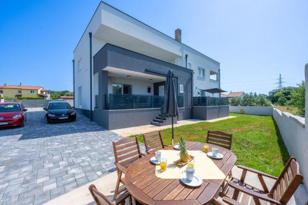 Domus Alba Apartments, Забронировать  Пула Pula Riviera
