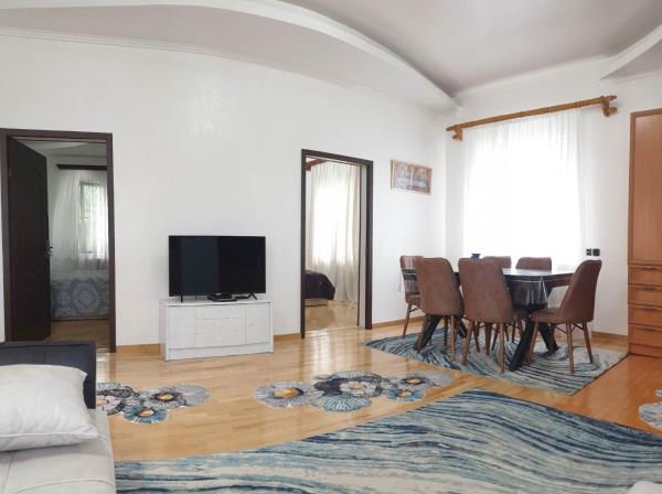 Ninos apartment-Isolated floor for rent, Забронировать Апартаменты/квартира Тбилиси Регион Тбилиси