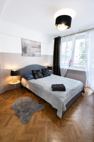 ClickTheFlat Muranów Apart Rooms, Забронировать  Недорогие отели Варшавы, рядом с Нортгейт Тауэр, недорогие