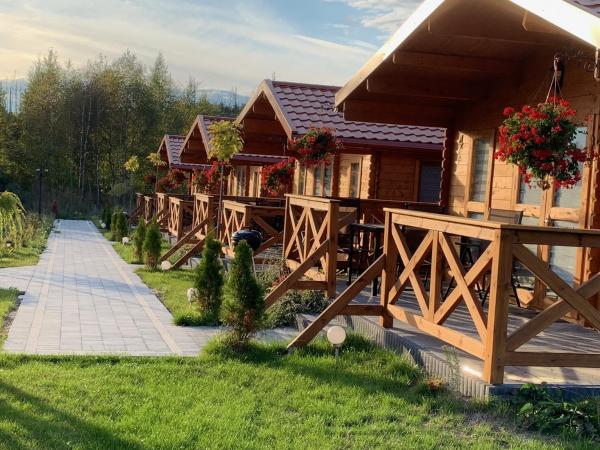 ZIELONA DOLINA - kompleks dla rodzin z dziećmi, Забронировать  Отели Mikolajskie Lake с парковкой, Парковка