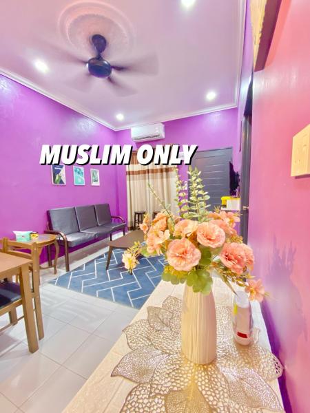AISY HOMESTAY - Rumah 2 atau 3, Забронировать  Kampong Tanjong Karang Селангор