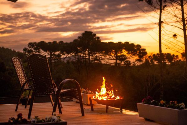 Timber Lodge Camanducaia, Забронировать  Отели Сан-Паулу с парковкой, Парковка