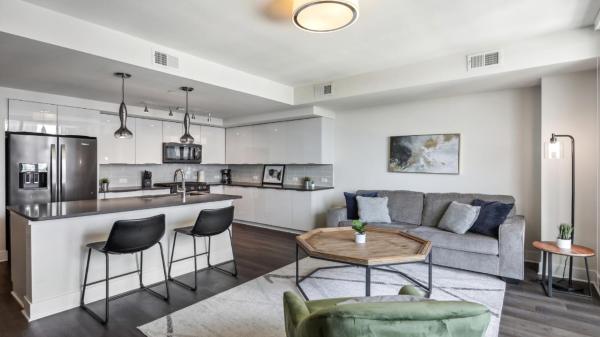 Amazing Apt in Midtown, Забронировать  Атланта Джорджия