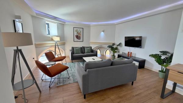 Kew Bridge by Viridian Apartments