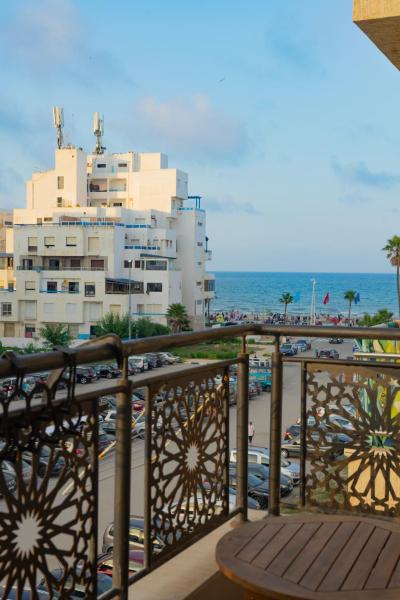 Enjoy Your Vacation Here, 1 min to The Beach, Only for families !!, Забронировать  Недорогие отели Tetouan Coast, недорогие