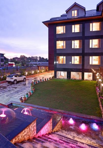 Opera Inn by OYO Rooms