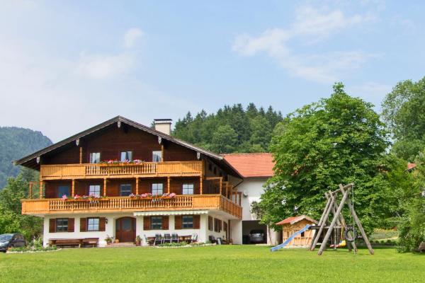 Bauernhof Ertlhof, Забронировать  Захранг Chiemgau