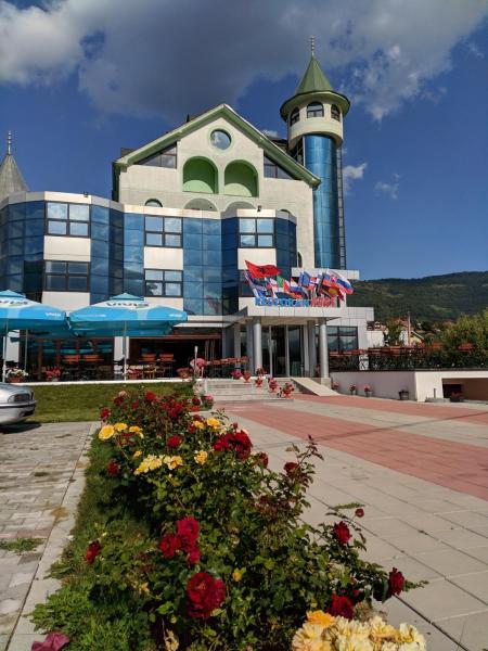 Apartments & Restaurant ABAS, Забронировать Отель Плав Prokletije National Park