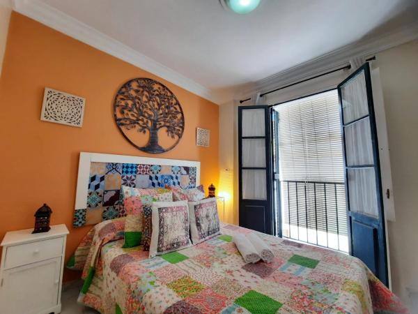 Budget and cute rooms with balcony Sevilla center