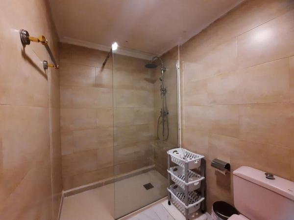 Budget and cute rooms with balcony Sevilla center