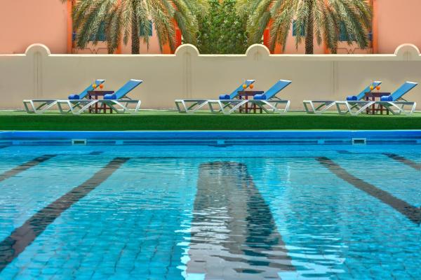Al Bustan Flats