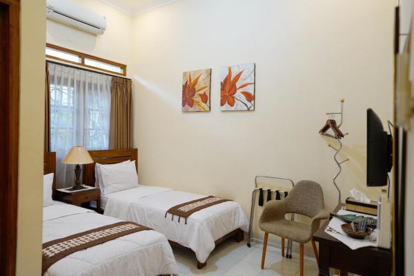 Ndalem Panembahan 12 Guest House