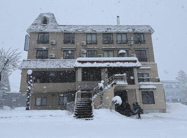 Yuzawa Hotel New Fukudaya-ski in ski out
