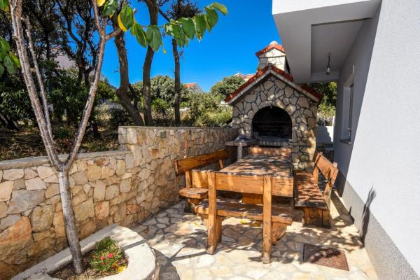 Apartments with parking space Mandre, Pag - 18839
