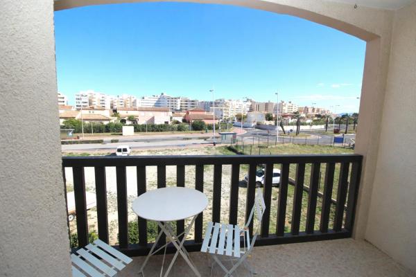 CAPESTANG - Studio cabine 4 pers proche de la plage et parking