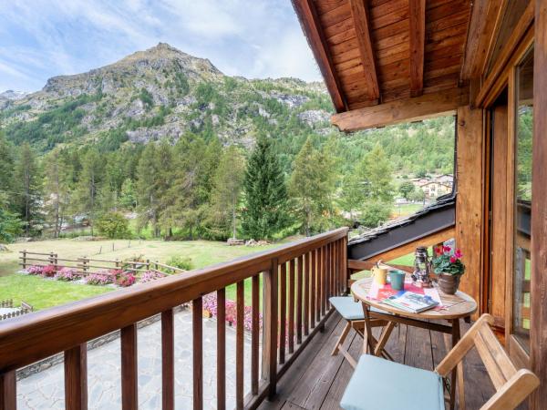 Chalet Chez Les Roset by Interhome
