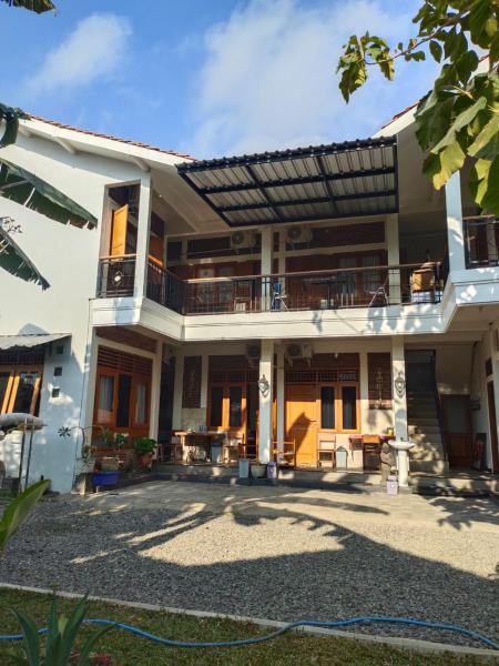 Rumah Jati Bantul, Забронировать Отель Jarakan Yogyakarta Province
