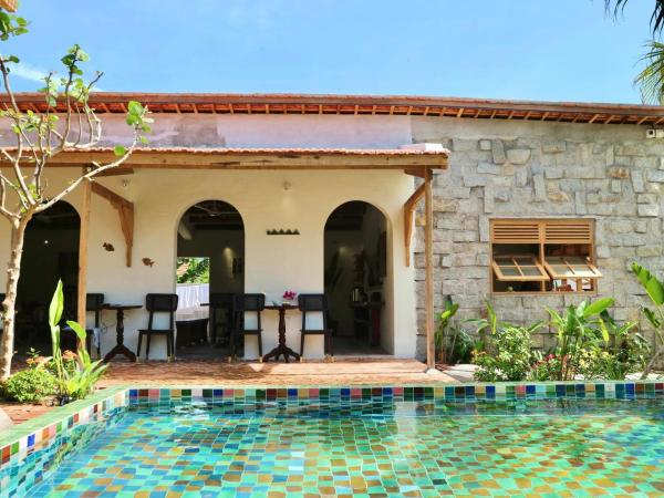 Dreamville Beach Homestay, Забронировать  Phu Yen Вьетнам