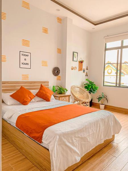 Letters Bà Triệu, Забронировать  Лиентри Phu Yen