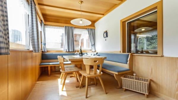 Apartments Villa Alpina, Забронировать Апартаменты/квартира Санта-Кристина-Вальгардена Валь-Гардена