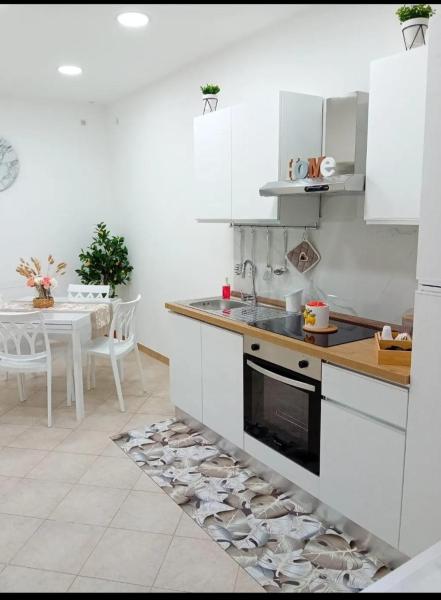 Casa Nanuzza, Забронировать  Отели Неаполя с парковкой, рядом с Концертный зал «Напулитаната», Парковка