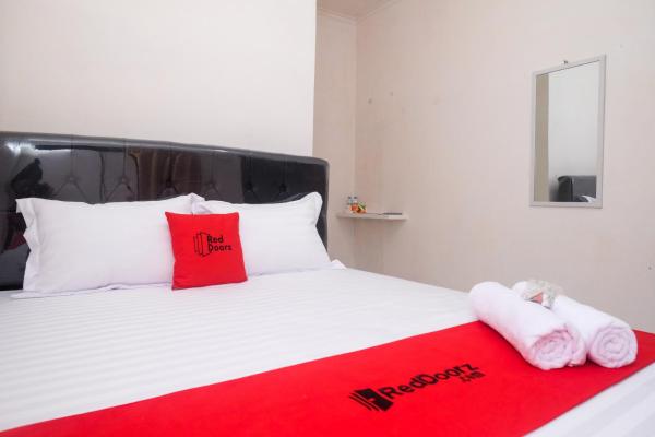 RedDoorz Syariah near Jogja Expo Center