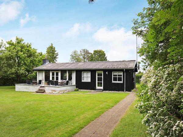 4 star holiday home in Dronningmølle