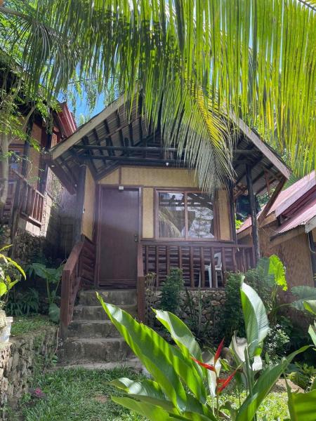 Novie's Tourist Inn