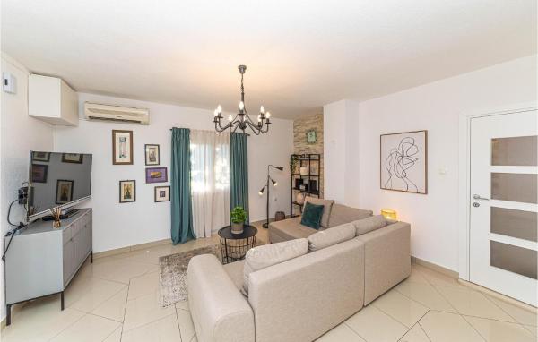 Amazing Apartment In Jadrija With Wifi