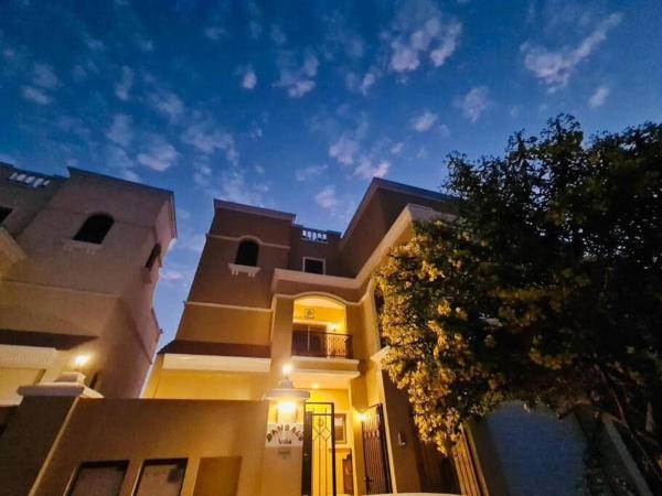 Bansal Villa with Private Pool, Забронировать  Отели Al Hamra Village с бассейном, Бассейн