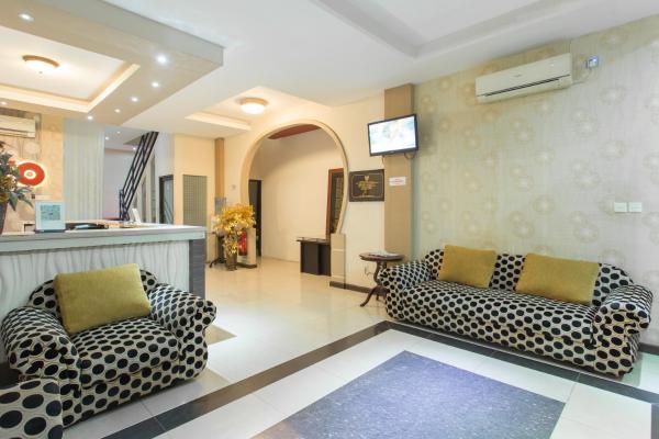 OYO 663 Hotel Sejati