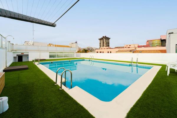 Magnificient Furnished Francisco Remiro Apartments in Guindalera, Забронировать  Отели Мадрида с бассейном, рядом с Диего де Леон, Бассейн
