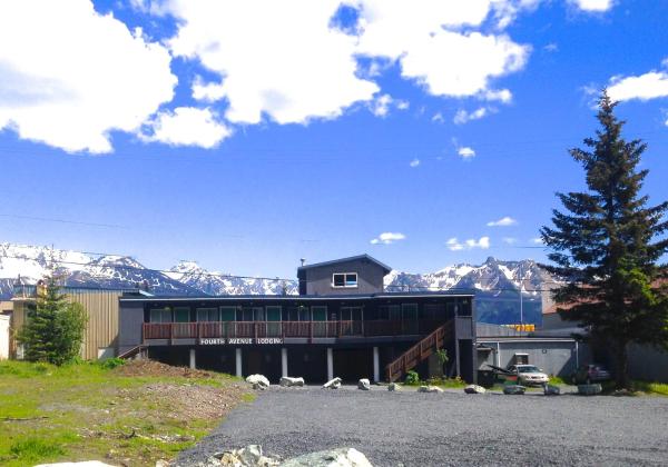 Fourth Avenue Lodging