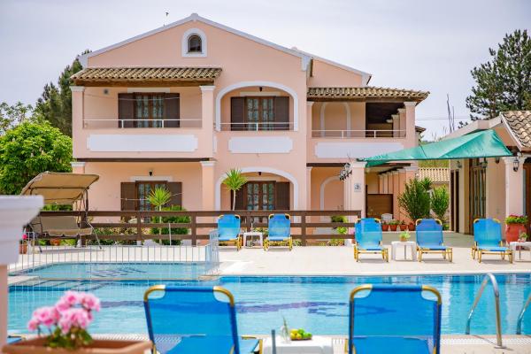 Nikos Pool House & Apartments