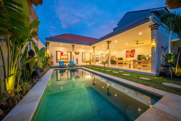 Luxury Villa Summerlin, Забронировать  Чангу Бадунг