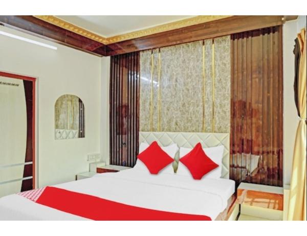 Om Shanti Guest House - Near Ruby General Hospital and Science City