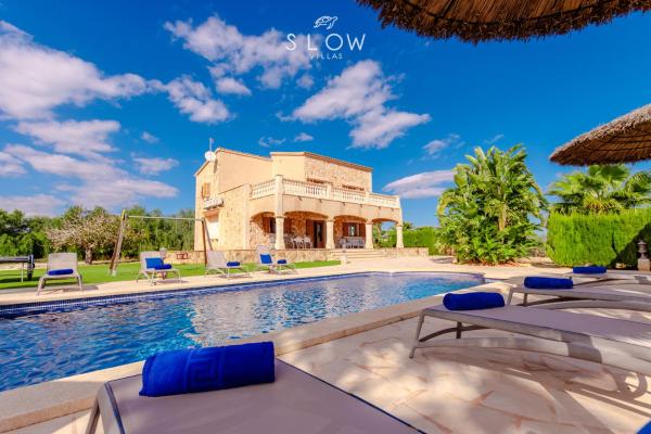 Villa Es Contes by Slow Villas, Забронировать  Отели Сантаньи с бассейном, Бассейн