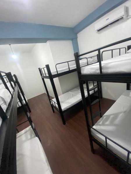 Lime Lite Manila Hostel, Забронировать  Макати Столичный регион